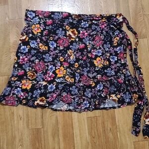 Wild Fable Floral Mini Skirt - Size L (A1)